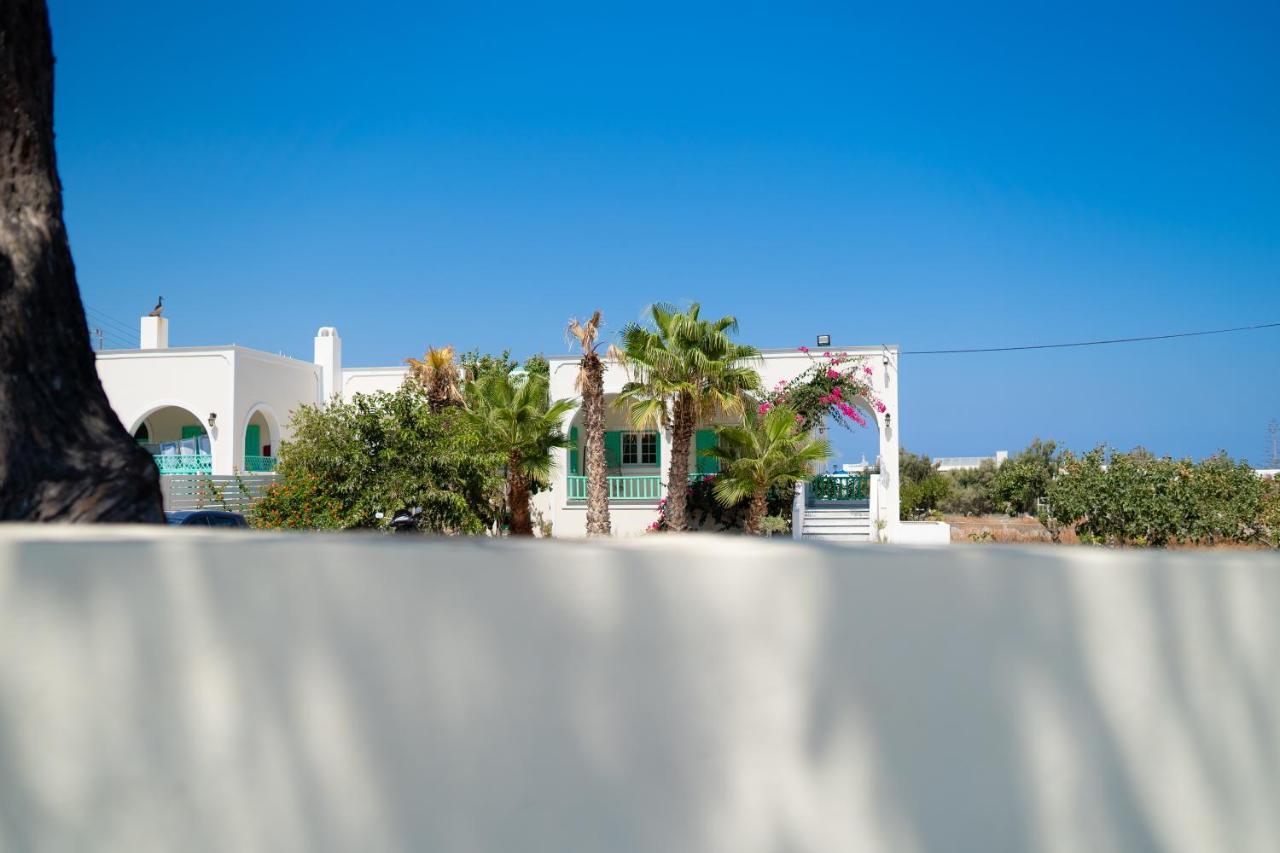 Kamari Beach Houses With Balcony And Garden Exterior foto